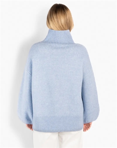 Hést - Fam Patch Short Sweatshirt - Skyway